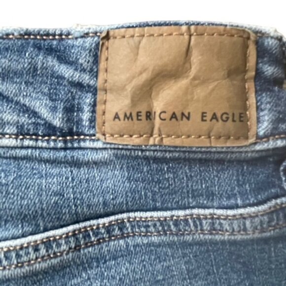 AMERICAN EAGLE High-Rise Frayed Hem Stretch Mom Jeans, Size 00 Long - NWOT - Picture 6 of 10